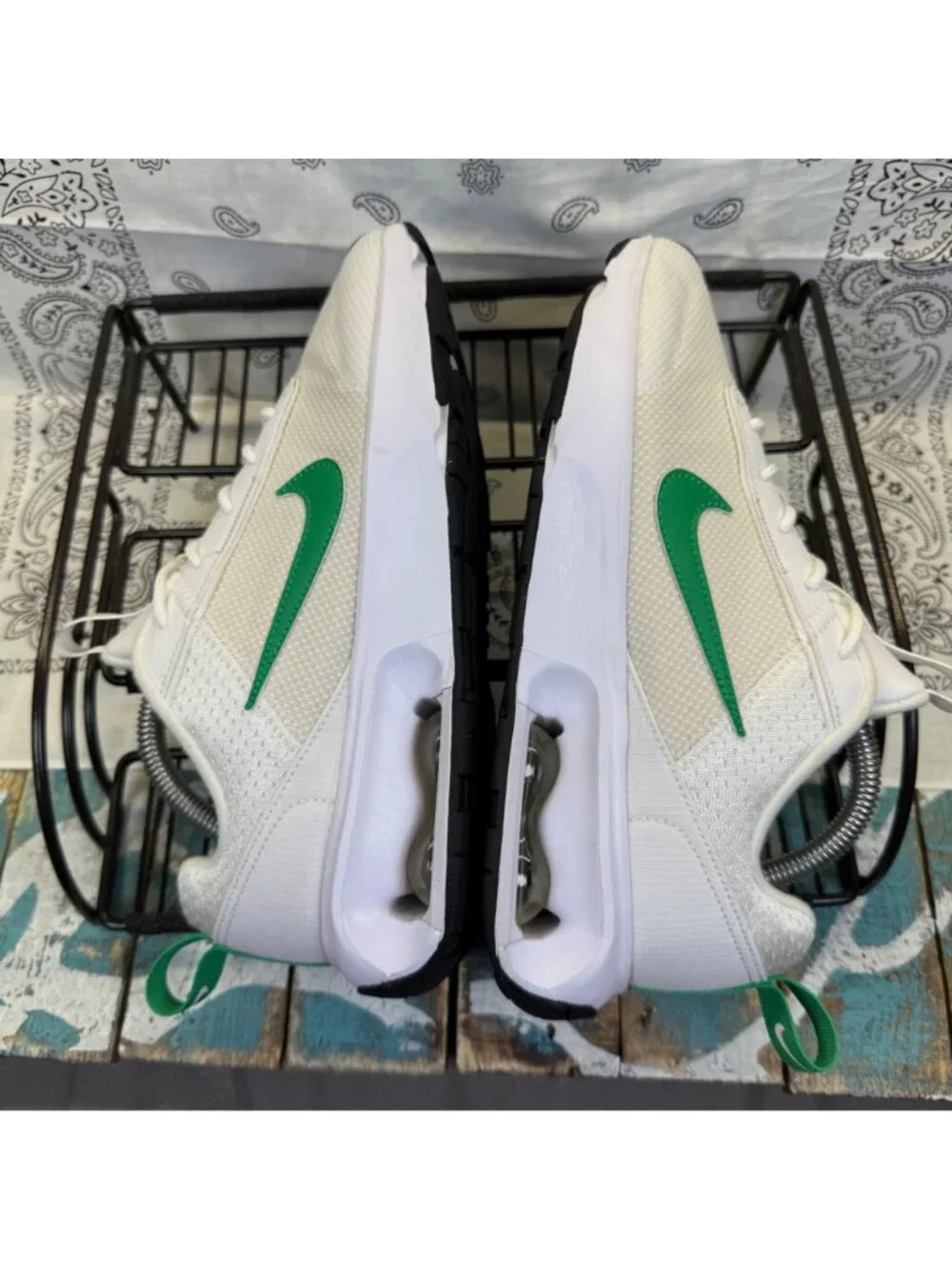 Nike Air Max Interlock Lite White/Green Low Top Lace Up DX3705-102 womans Sz 7